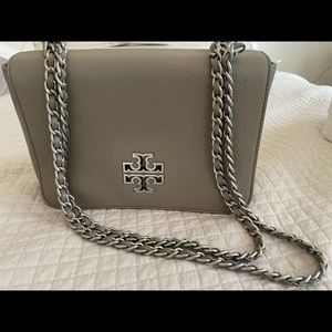 Tory Burch Leather Shoulder Strap Bag 😍
